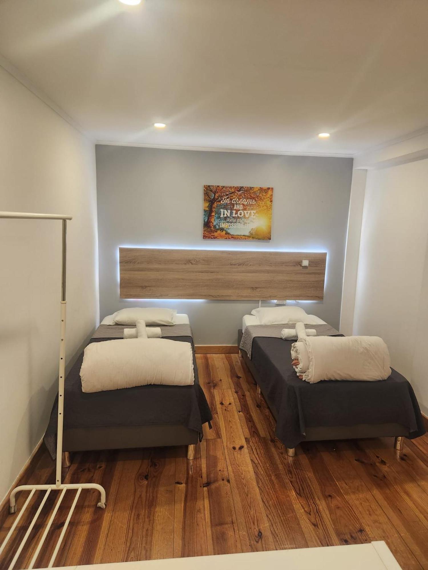 Daora Lisbon Low Cost Hostel Esterno foto