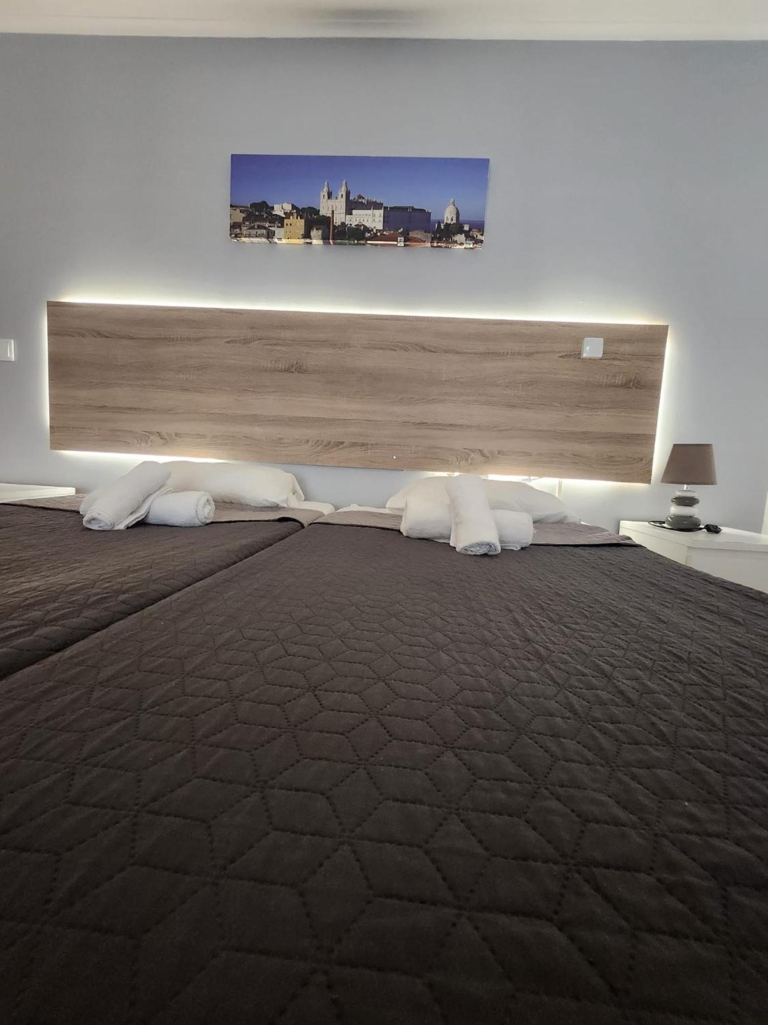 Daora Lisbon Low Cost Hostel Esterno foto