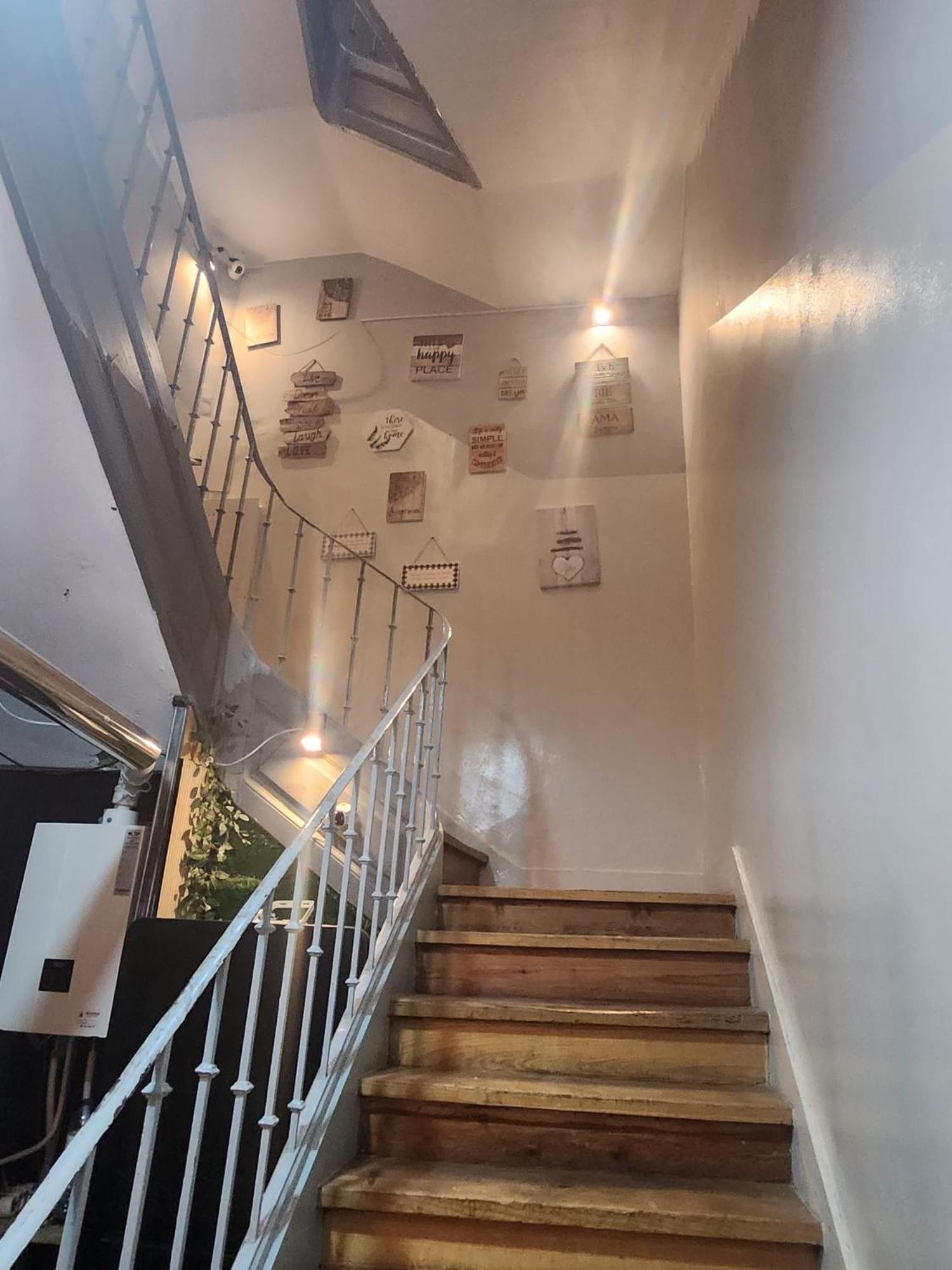 Daora Lisbon Low Cost Hostel Esterno foto