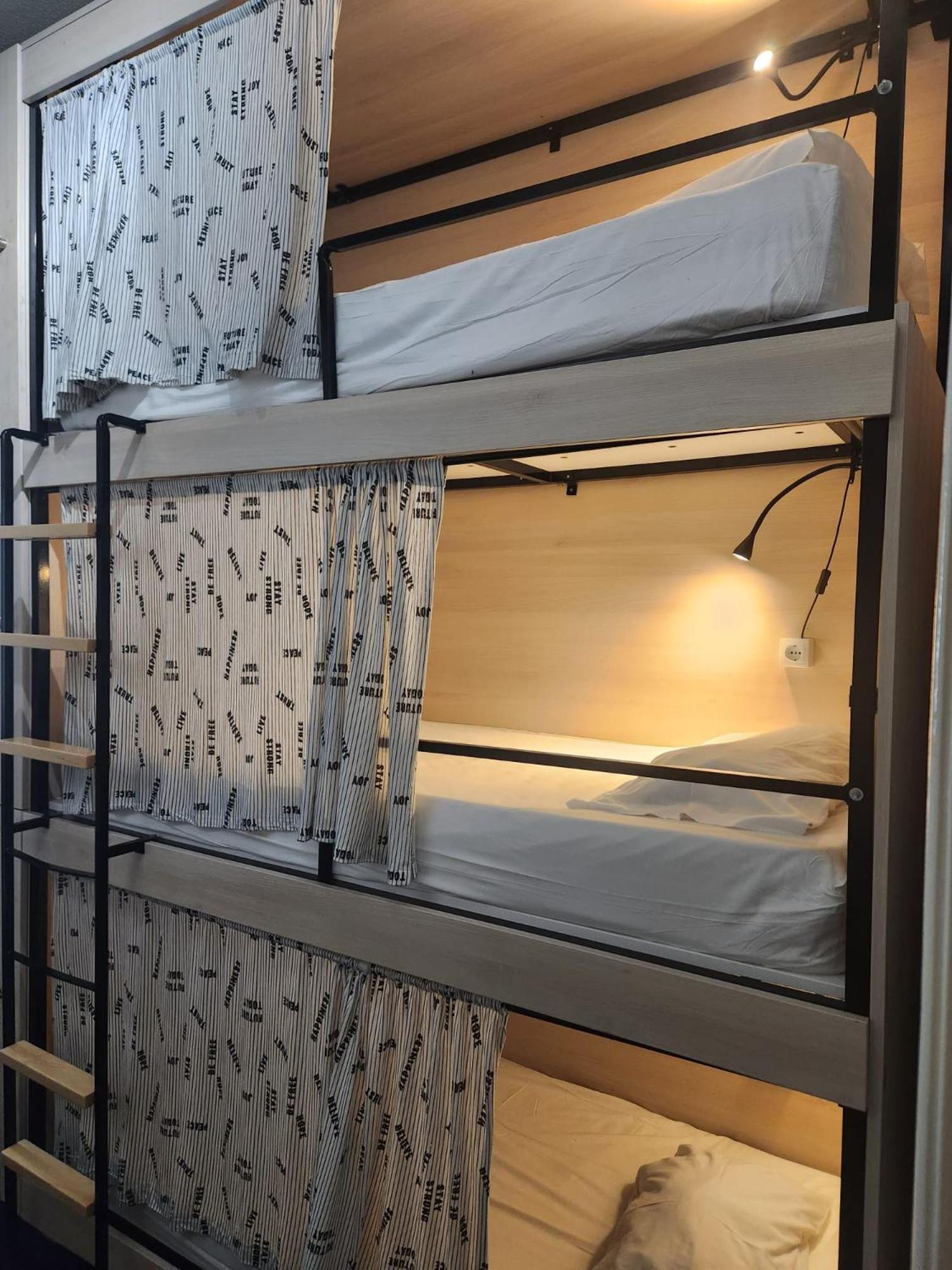 Daora Lisbon Low Cost Hostel Esterno foto